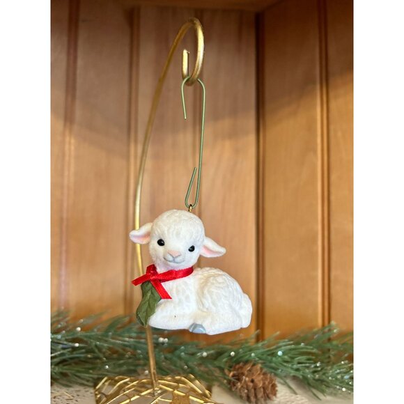 Hallmark Keepsake Cuddly Lamb Christmas Ornament Box Red Bow 1991 - Picture 3 of 3